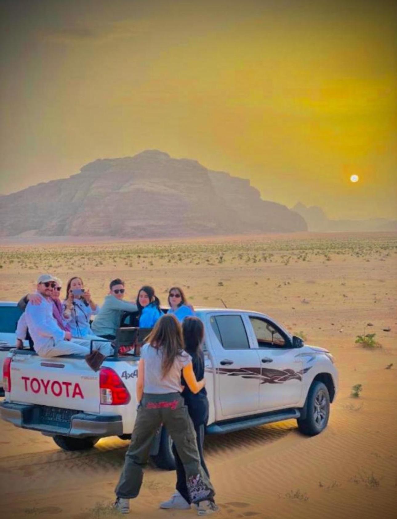 Rum Mountain Luxury Camp Aparthotel Wadi Rum Exterior foto