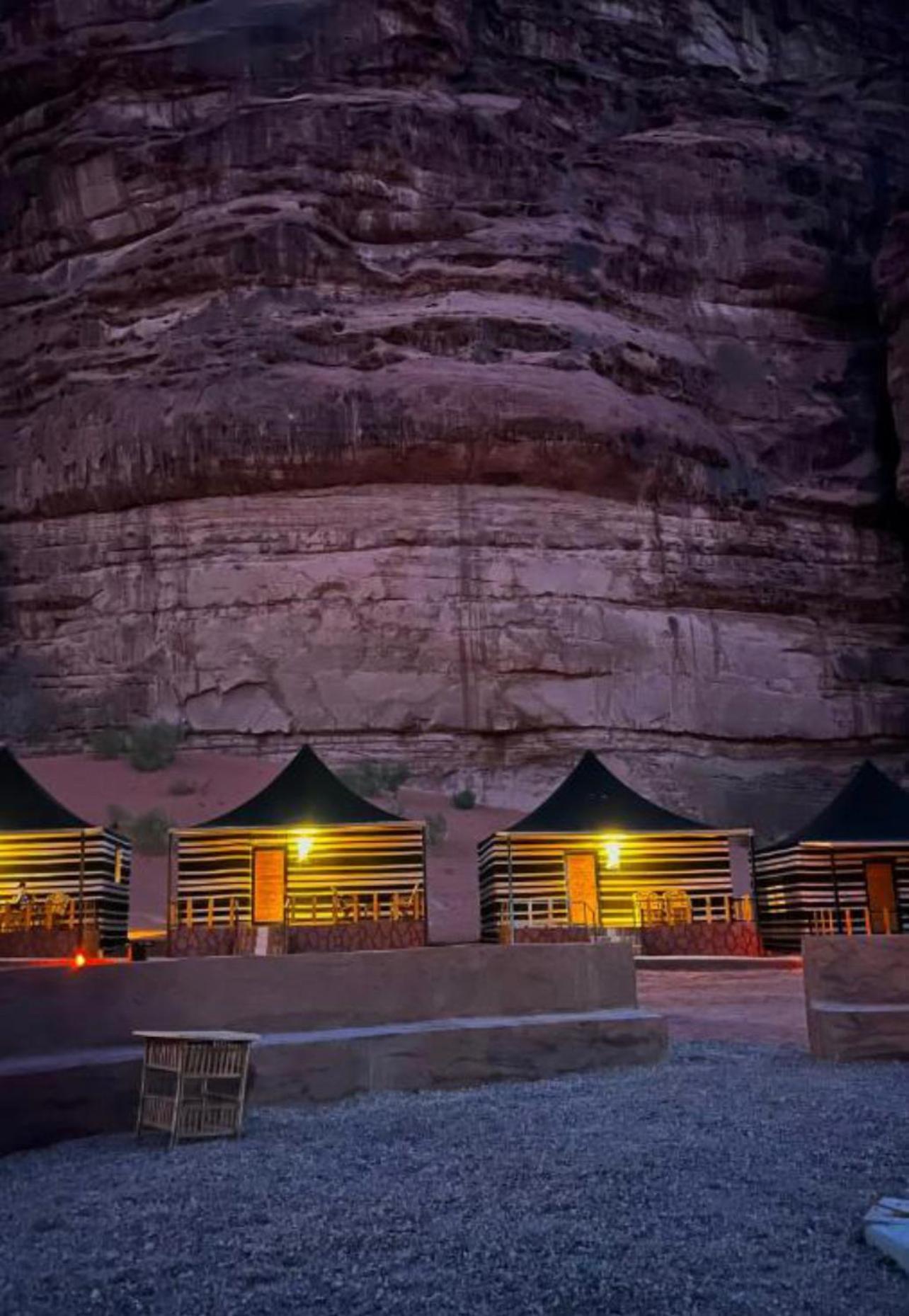 Rum Mountain Luxury Camp Aparthotel Wadi Rum Exterior foto